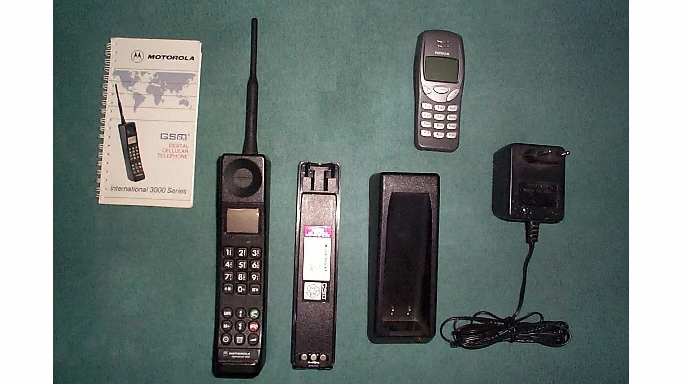 Motorola International 3200. Motorola International 1000 GSM. Сотовый телефон Моторола 1992. 3. Motorola International 3200. Ая 1 телефон