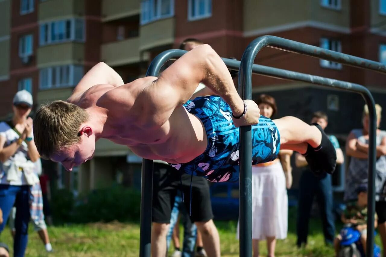 Способности спортсмена. Воркаут силовые упражнения. Тренировки для подростков. Подростки атлеты. Любительский спорт.