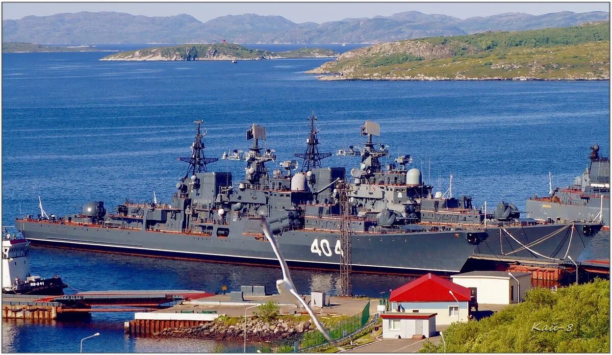 кольский полуостров североморск. база вмф в североморске. петр великий на рейде североморска. мурманск база вмф. приморская площадь североморск.