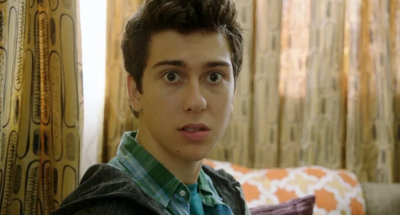 Плохо 2014. Нат вулф фильмы. плохое поведение 2014. behaving badly 2014 фильм. фильм &quot;плохое поведение&quot; 2014год..
