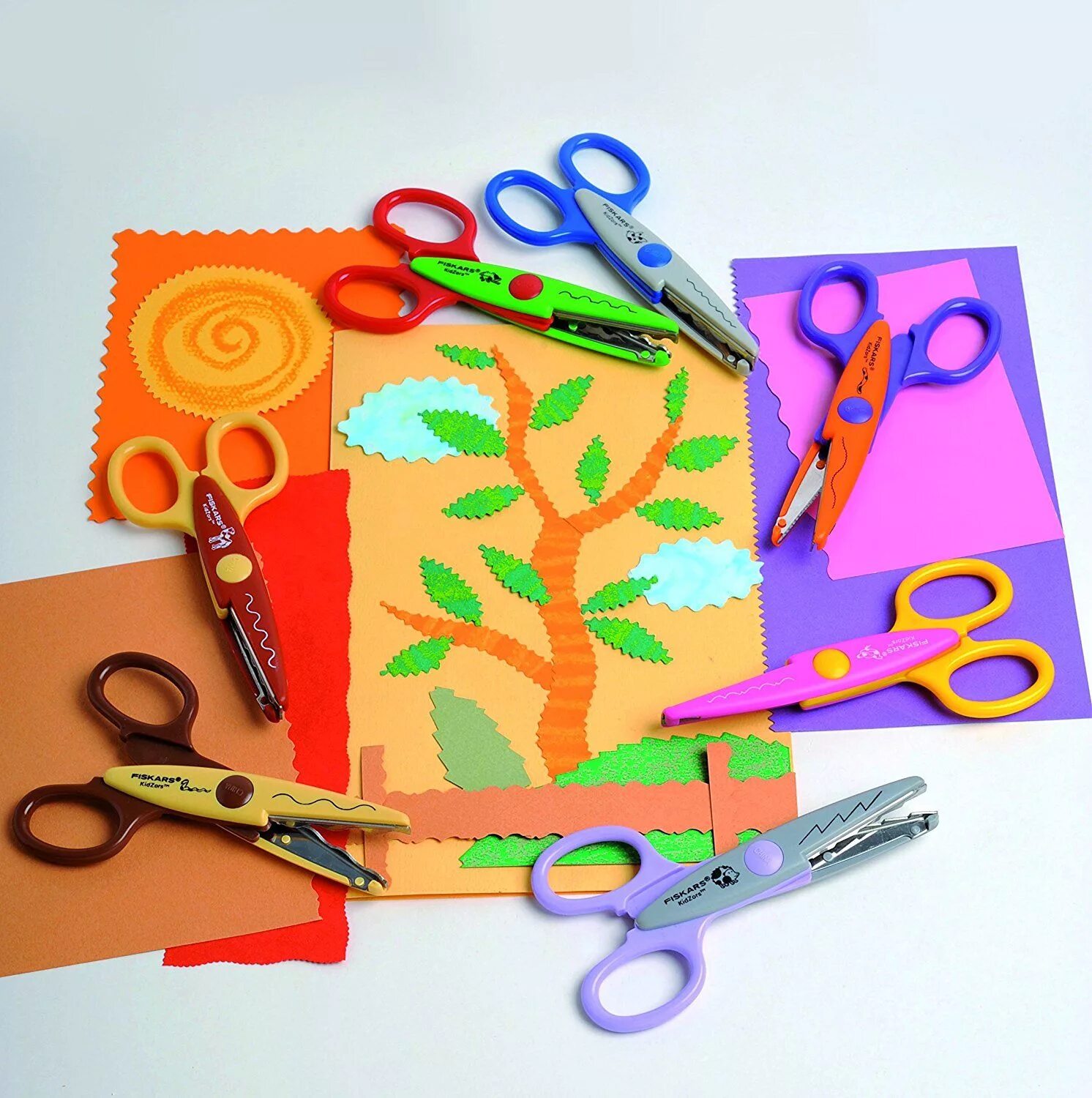 Урок технологии что нужно. Дети творчество. Цветная бумага ножницы клей. Аппликация для дошкольников. Материалы для поделок ножницы.