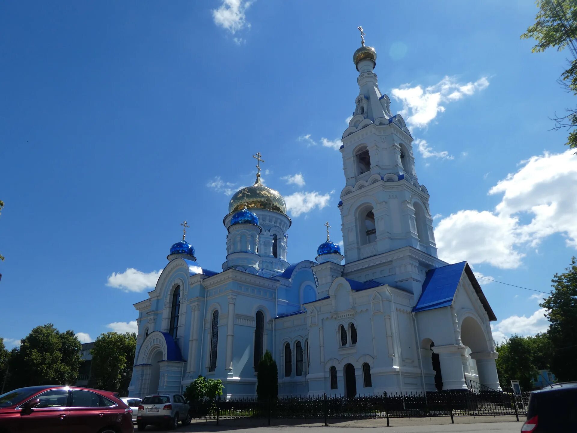 Поселок малоярославец. Успенский собор малоярославец. малоярославец храм успения. успенская церковь малоярославец. малоярославец успения церковь.