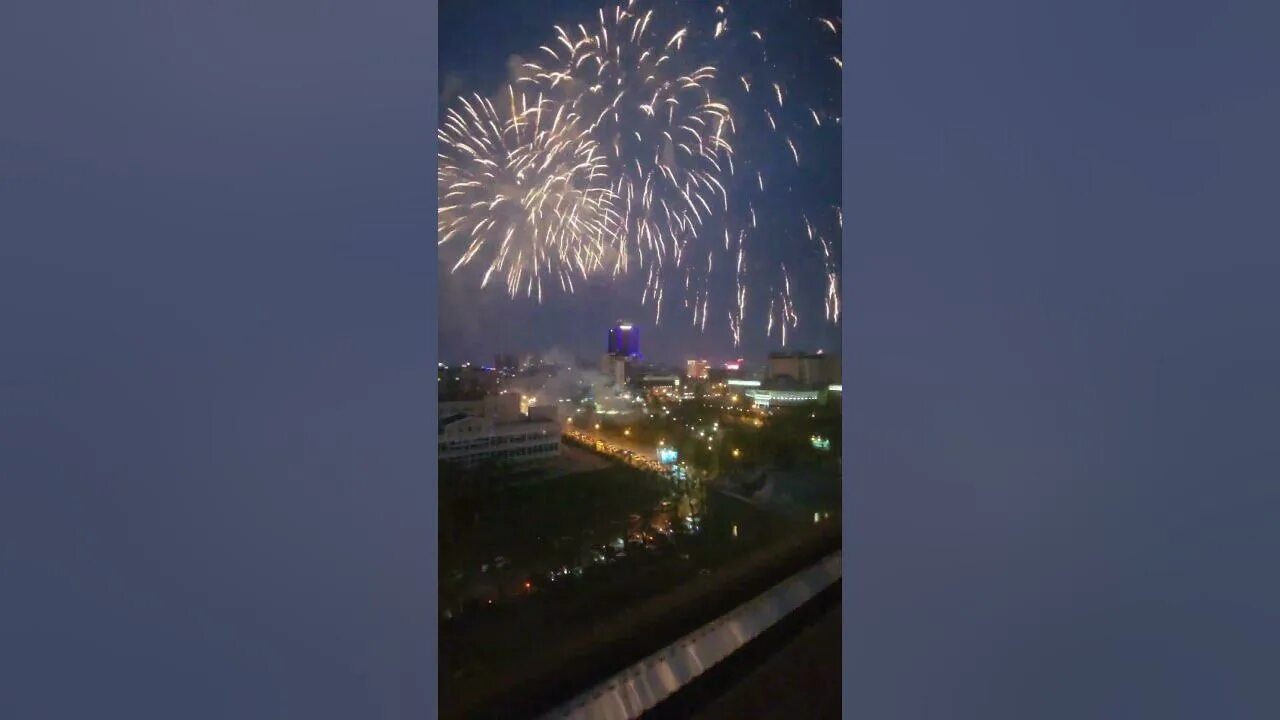 Салют в новосибирске 9 мая. Салют 9 мая новосибирск время. Салют 9 мая хабаровск. Салют на лужнецкой набережной. Салют на 9 мая в хабаровске будет.