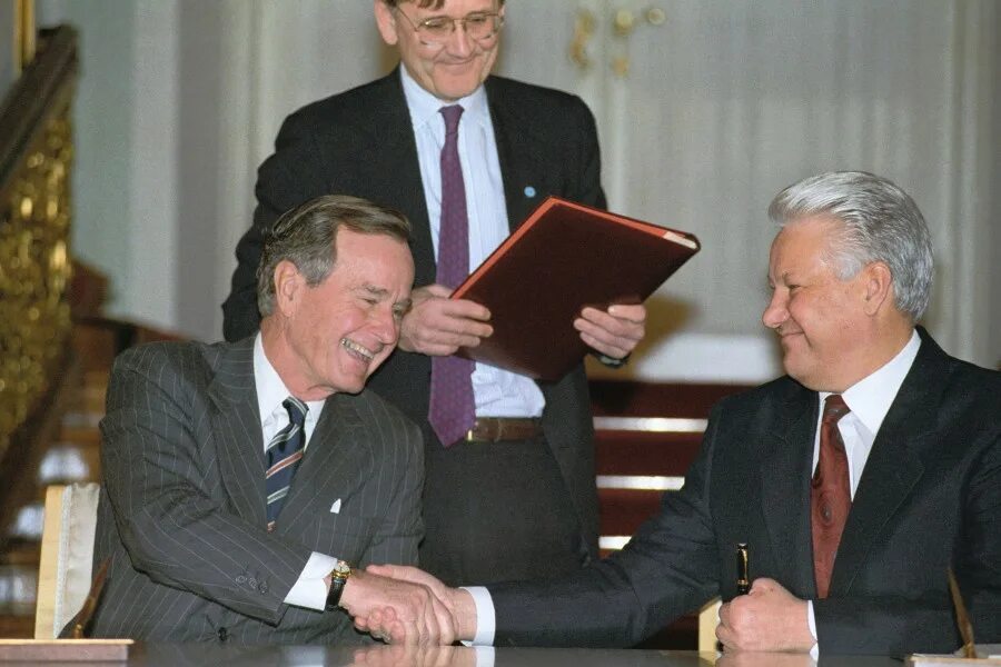 Соглашение 1993. Ельцин 1992. Ельцин и Буш 1992. 1 Фев 1992 Ельцин и Буш старший. Ельцин 1992 Россия.