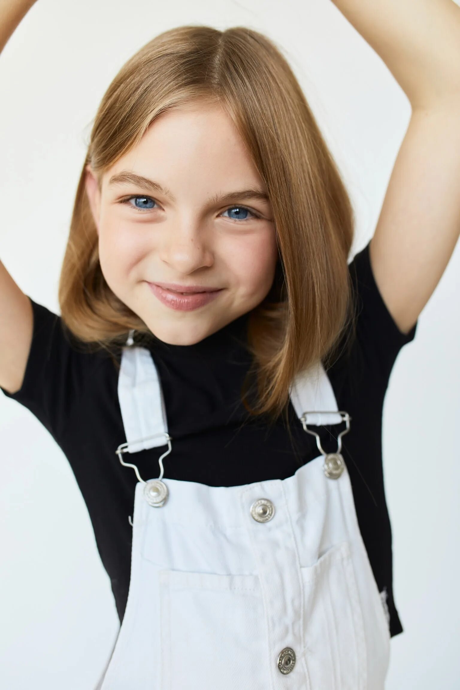 Акименко валерия даниэль бой. Камень ножницы бумага прав. Валерия симонова 2021. Сколько лет лере из цуефа в 2024. Сколько лет лере из цуефа в 2024.