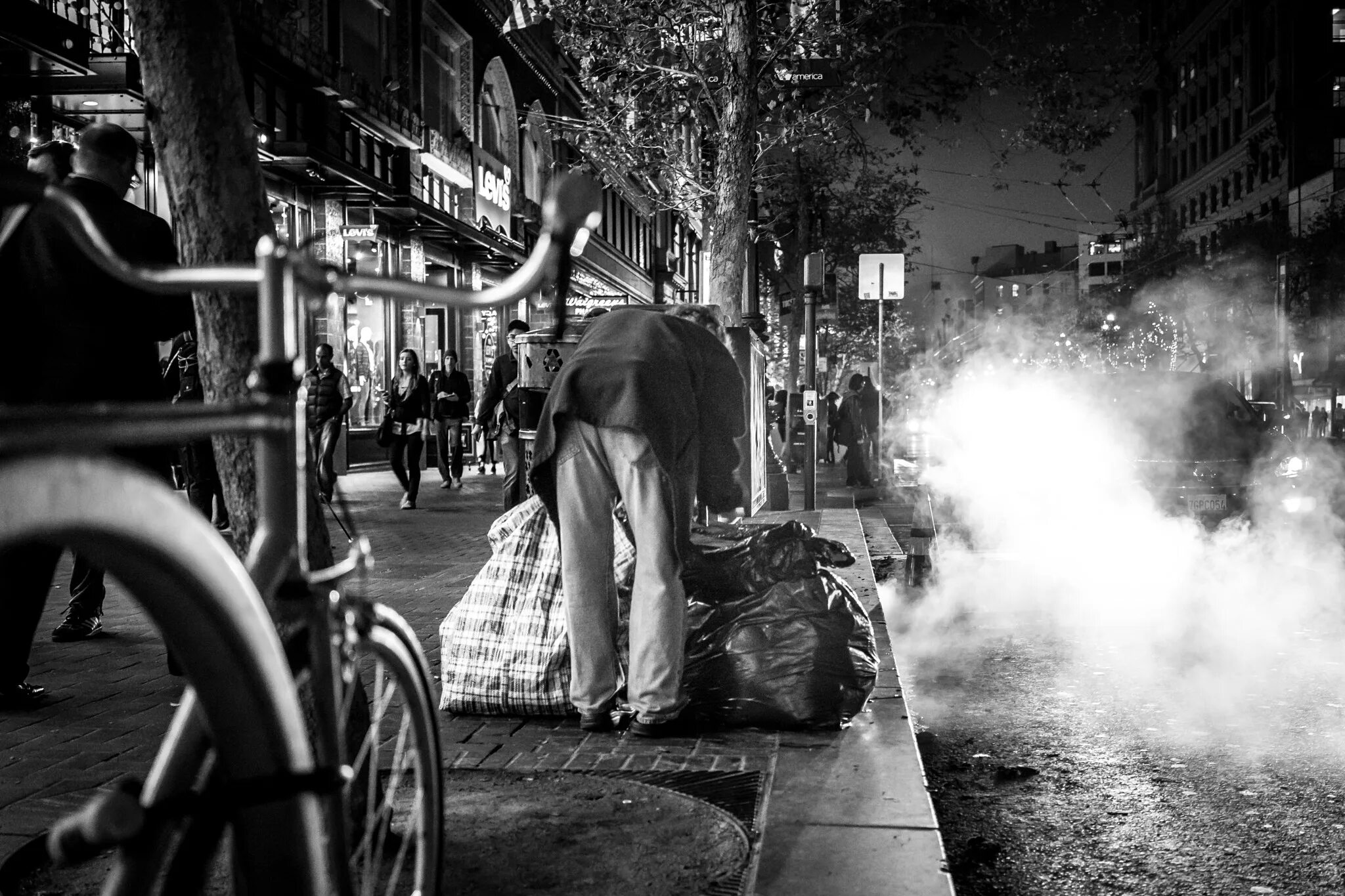 San Francisco Street people. Пыль город люди обои. Garbage collection in San Francisco. Tavepong Street photo. Once in city