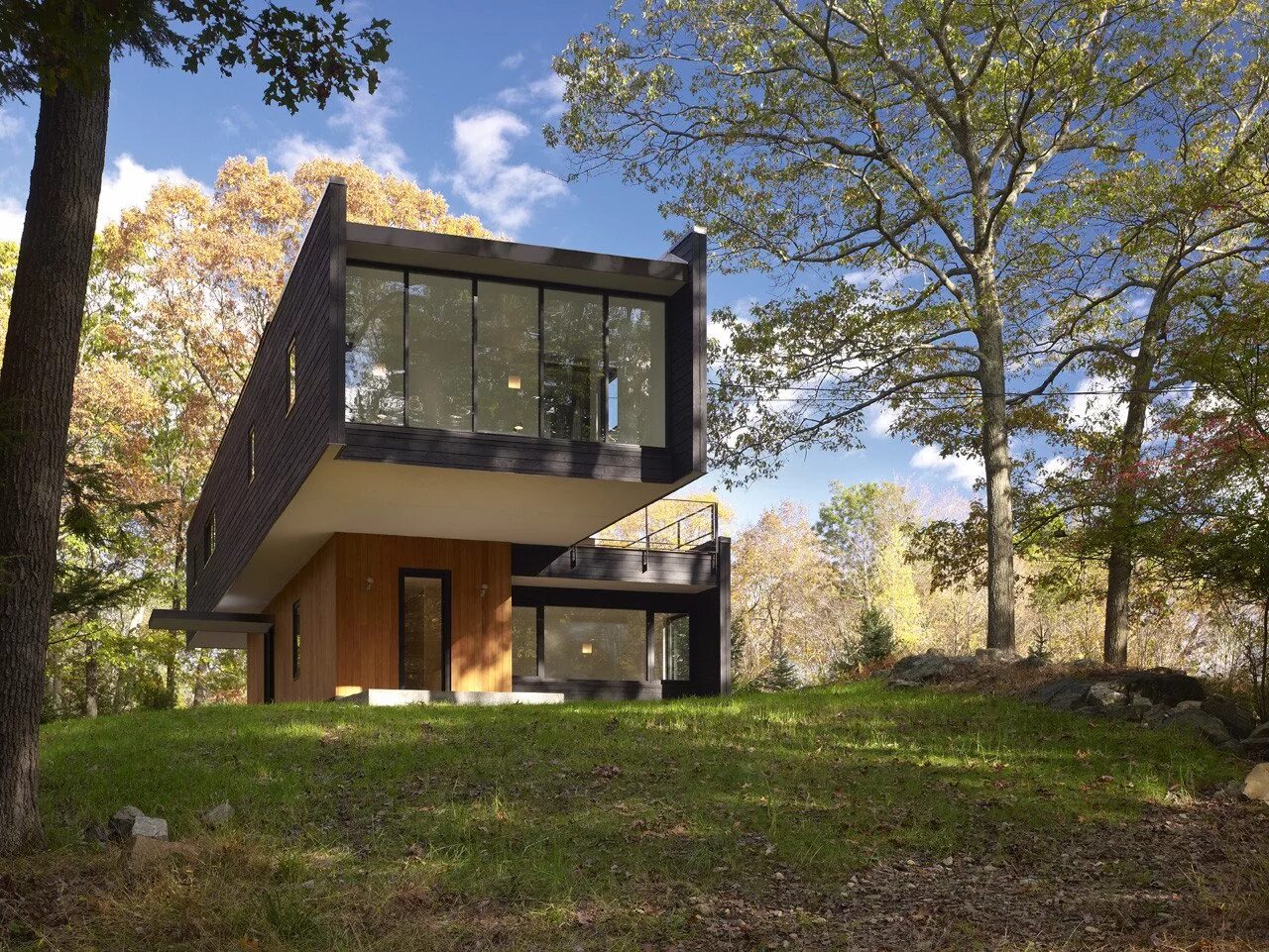 Узнать где 2 дом. Дом Эдварда Каллена из сумерек. Консольный дом (Cantilever House) в Малайзии. Форкс Сумерки дом Калленов. Домик на Холме.