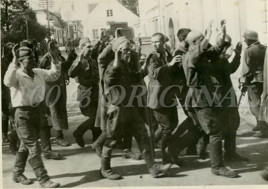 Захват военнопленных. Зикеево немцы. зикеево 1941. захват пленного на немецком.
