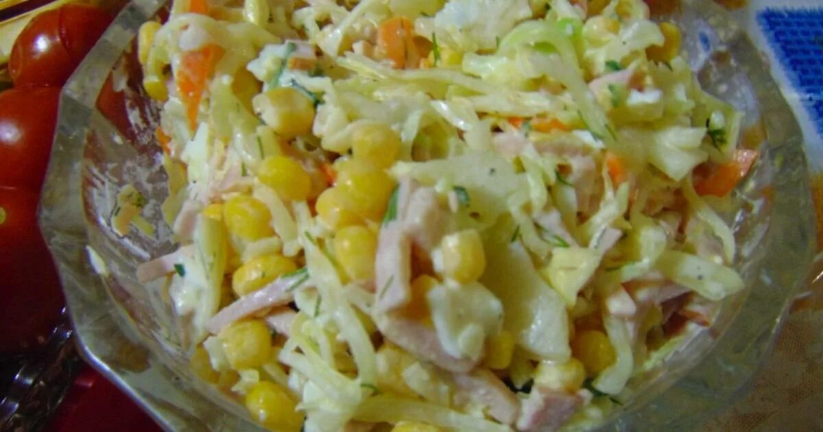 Салат из капусты. Витаминный (капуста, перец, огурец, морковь) 100г - 35р. Вкусный салат с капустой свежей. Салат из квашеной капусты. Витаминный (капуста, перец, огурец, морковь) 100г - 35р.