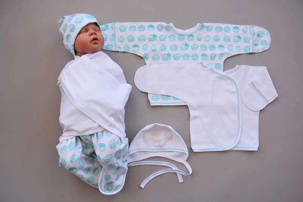 Одежда для новорожденных. Вещи для новорожденного. Одежда для малыша на выписку. Одежда для новорожденных в роддом. Где можно купить малыша
