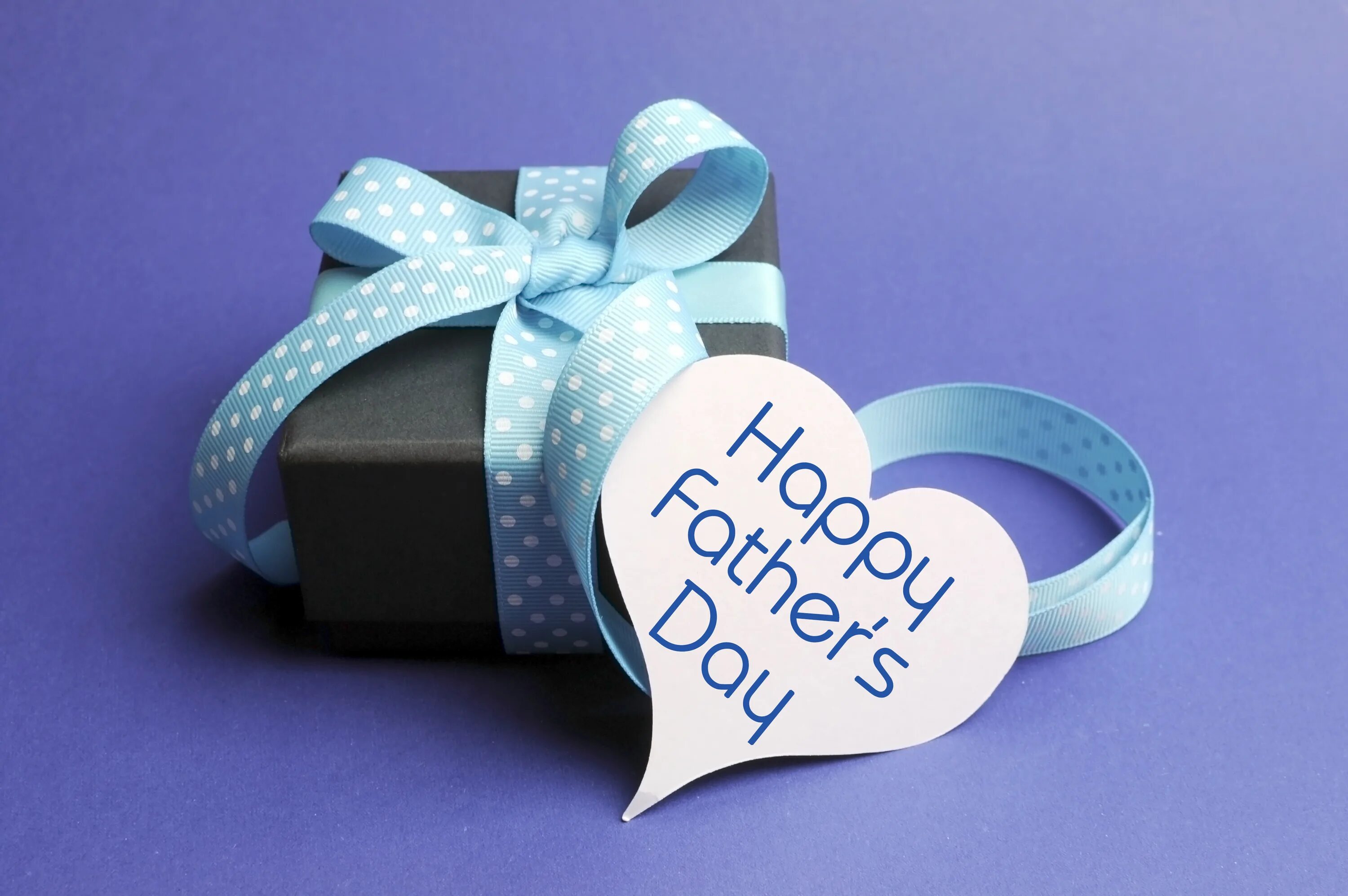 Fathers day. Happy father s Day. Happy fathers Day открытка. Подарок папе фото. Подарки для праздника день отца.