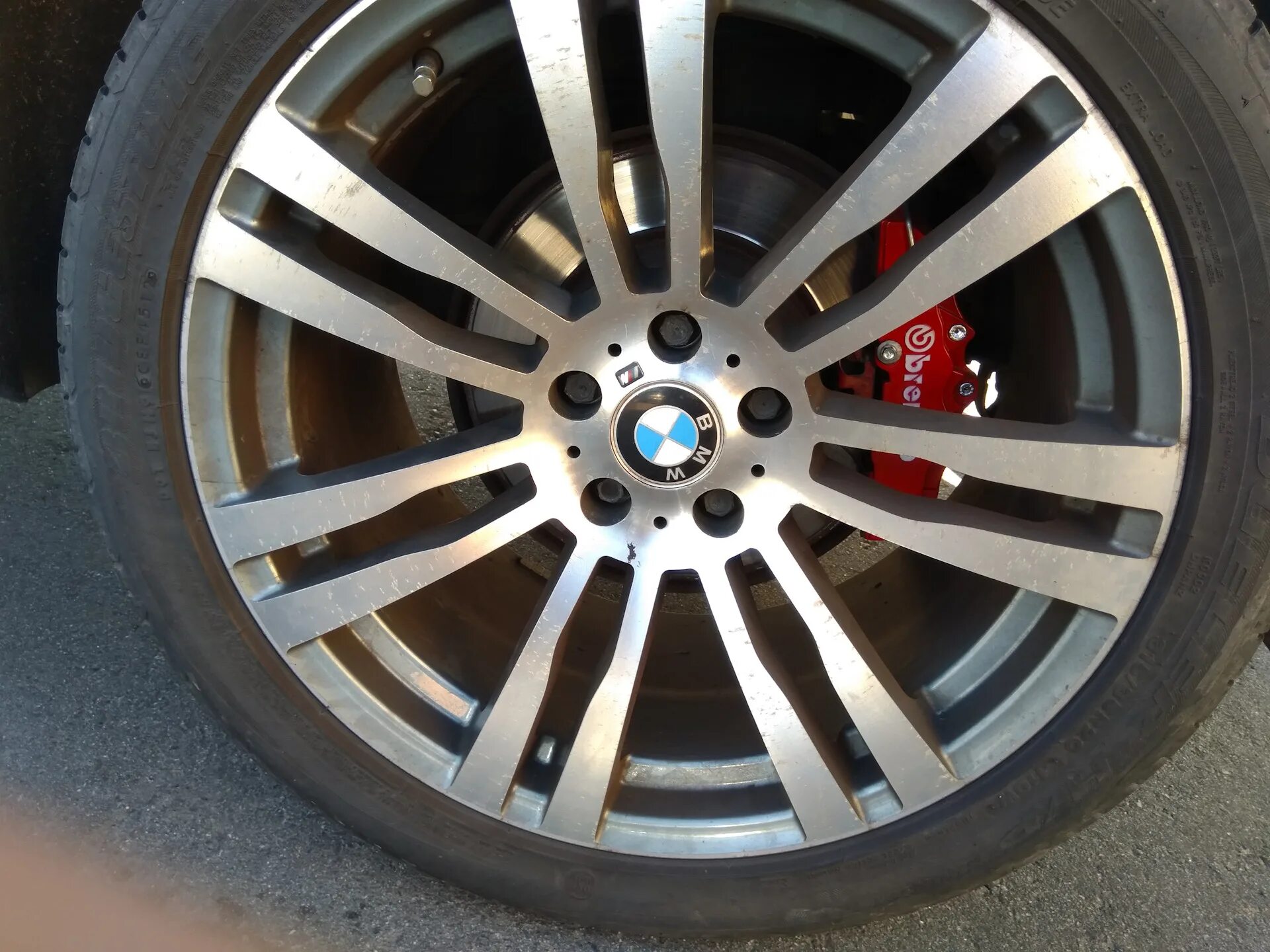 Суппорта е70. Bmw x5 e53 накладки на суппорта. накладки суппортов bmw e46. накладки на суппорта бмв х5 е70. накладки на суппорта бмв х5 е53.