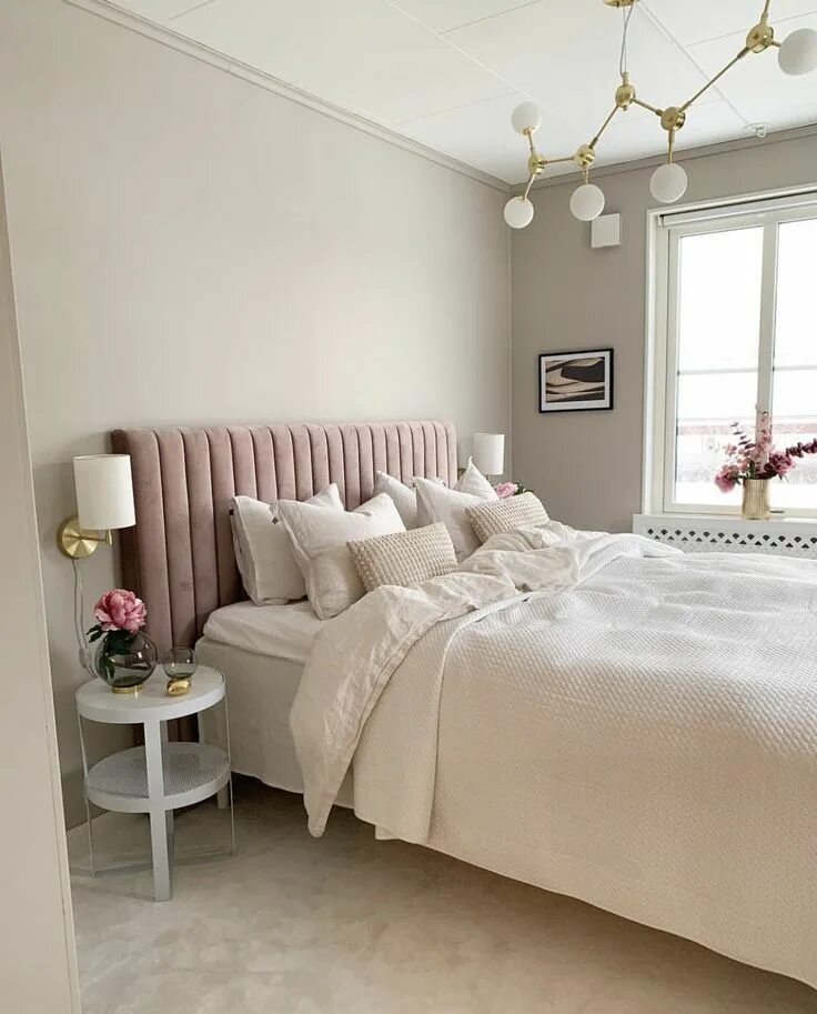Интерьер женской спальни Bed (works with nearby windows) Decoración del dormitorio, Decoración de la habi