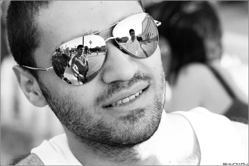кавказец в очках. тамерлан агаев. гарик аветисян. мужчина в солнцезащитных очках. красивый парень в очках.