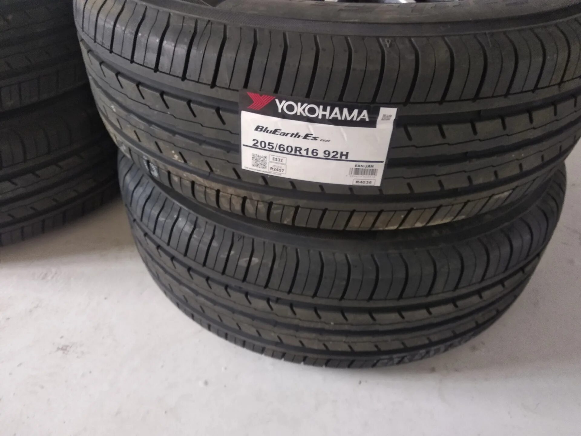 Yokohama es32 205/60r16 92h. Yokohama es-32 205/55 r16 лето. Yokohama es32 205/60/16. Yokohama 205/60 r16. Yokohama bluearth es32 205 55 r16 купить