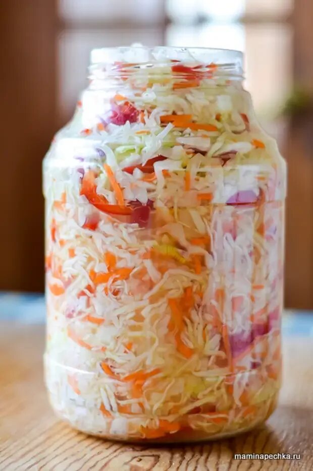 Капуста маринованная быстрого приготовления. Квашеная капуста быстрого приготовления. Квашеная капуста в банке. Капуста со свёклой на зиму в банках. Маринованная капуста на зиму под железную крышку.
