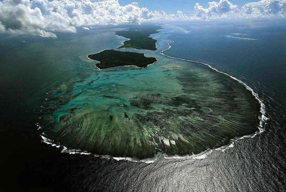 3 самый большой остров на земле. Остров сент Мари. Мадагаскар колония. Мадагаскар материковый остров. Остров Святой Марии.