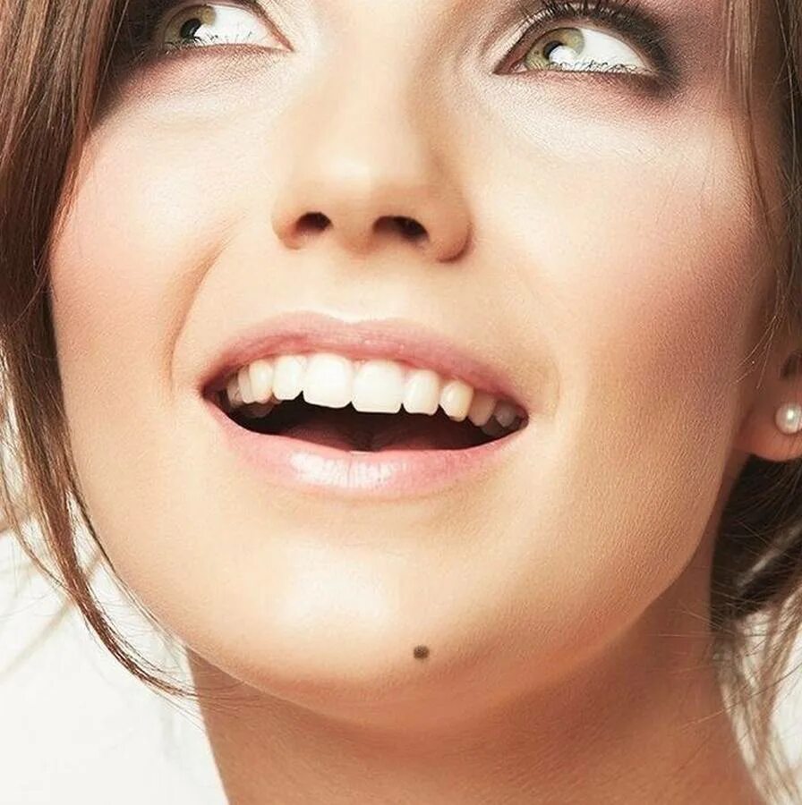 к чему снятся родинки на лице