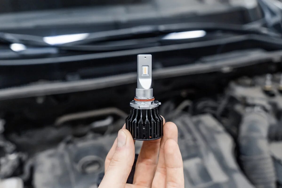 Replacing parking lamp bulbs on a Toyota Camry 2001 - 2006
