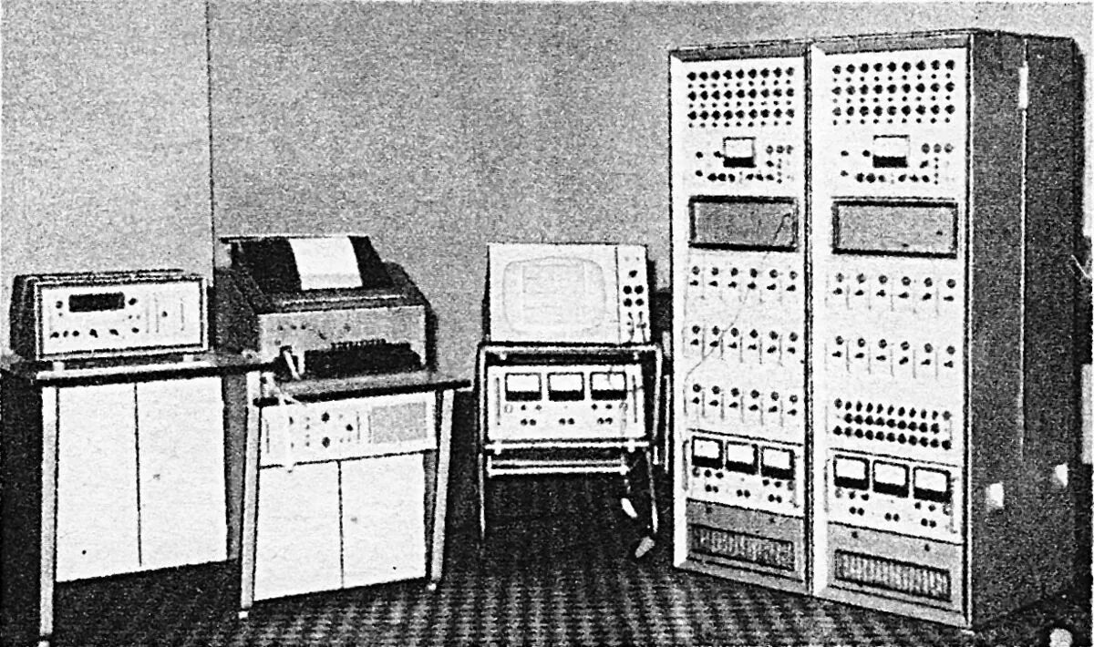 Аналоговые вычислительные машины авм. Аналоговый компьютер 1927. : аналоговые (авм), цифровые (цвм), гибридные (гвм).. эвм цвм авм.