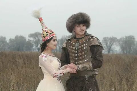 Пенис шалбардан түсіп қалды