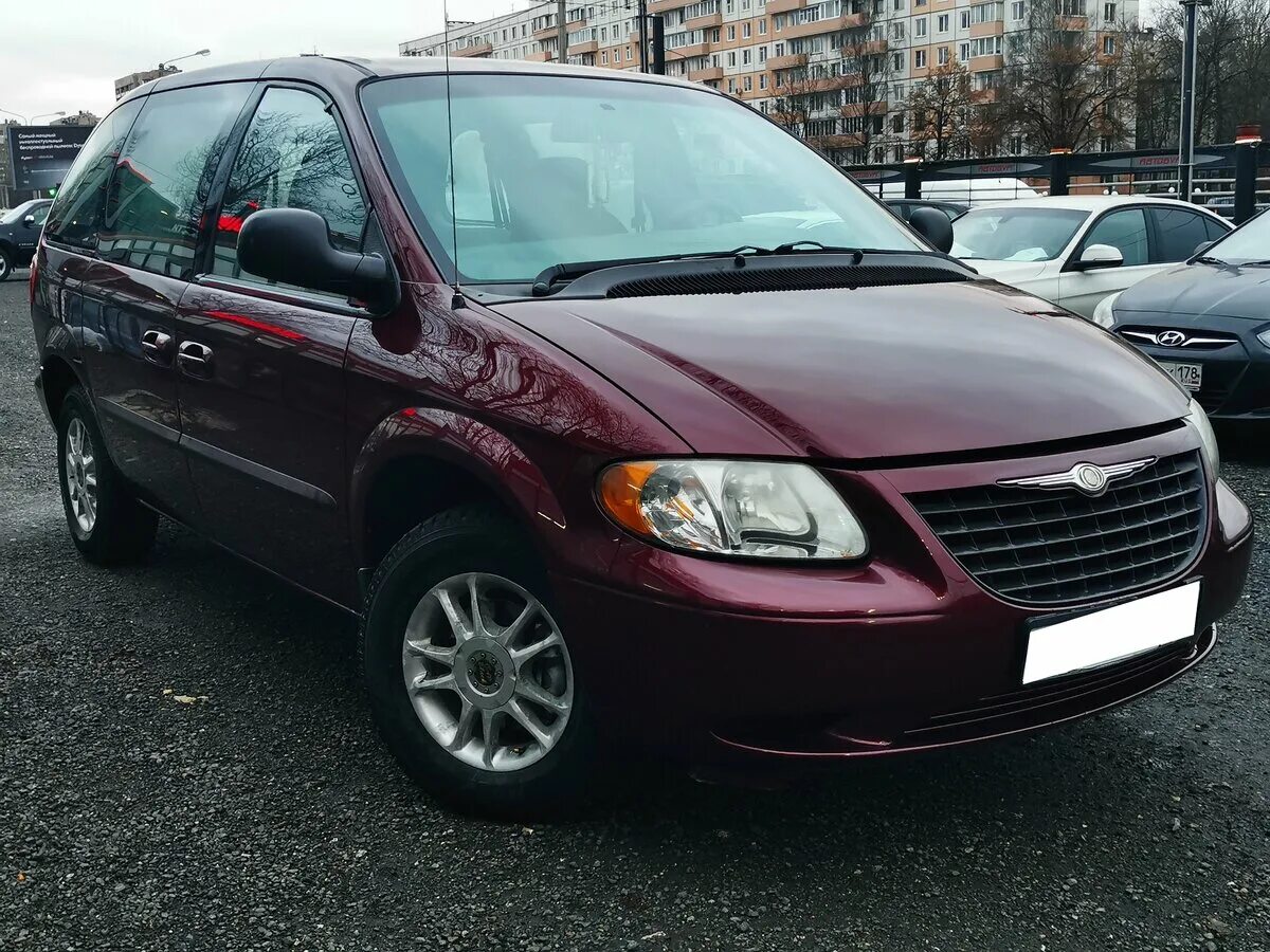 Chrysler Voyager 2.4 at, 2003. Chrysler Voyager 2004 пурпурный. Voyager 2003. Крайслер Вояджер 2003 минивэн фото.