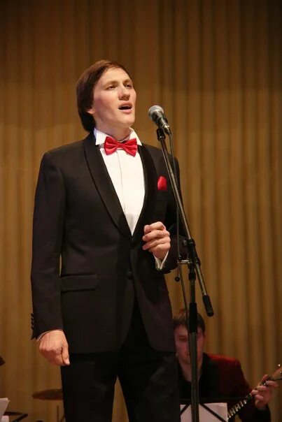 Сергей петрищев тенор. Сергей петрищев. Сергей петрищев великий тенор. Сергей петрищев великий тенор. Сергей петрищев певец.