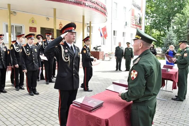 Росгвардия шолохова. Московское кадетское училище Росгвардии. Кадетское училище Шолохова. Московское президентское кадетское училище им. м.а. Шолохова ВНГ РФ. Московское президентское кадетское училище аллея славы.