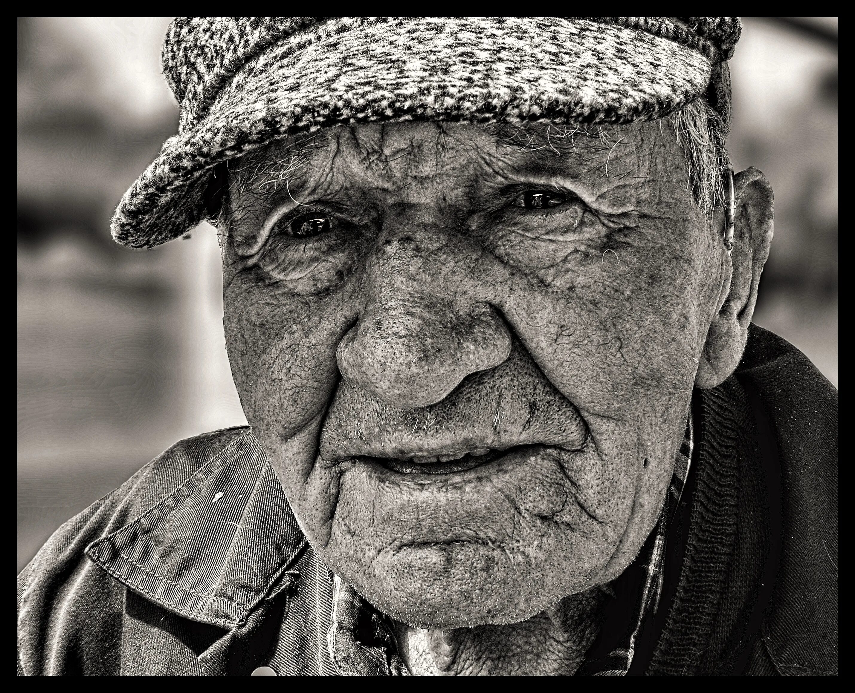 Картинка старше. Старый человек. Портреты людей разных возрастов. Старенькие люди. Пожилые и старые люди.