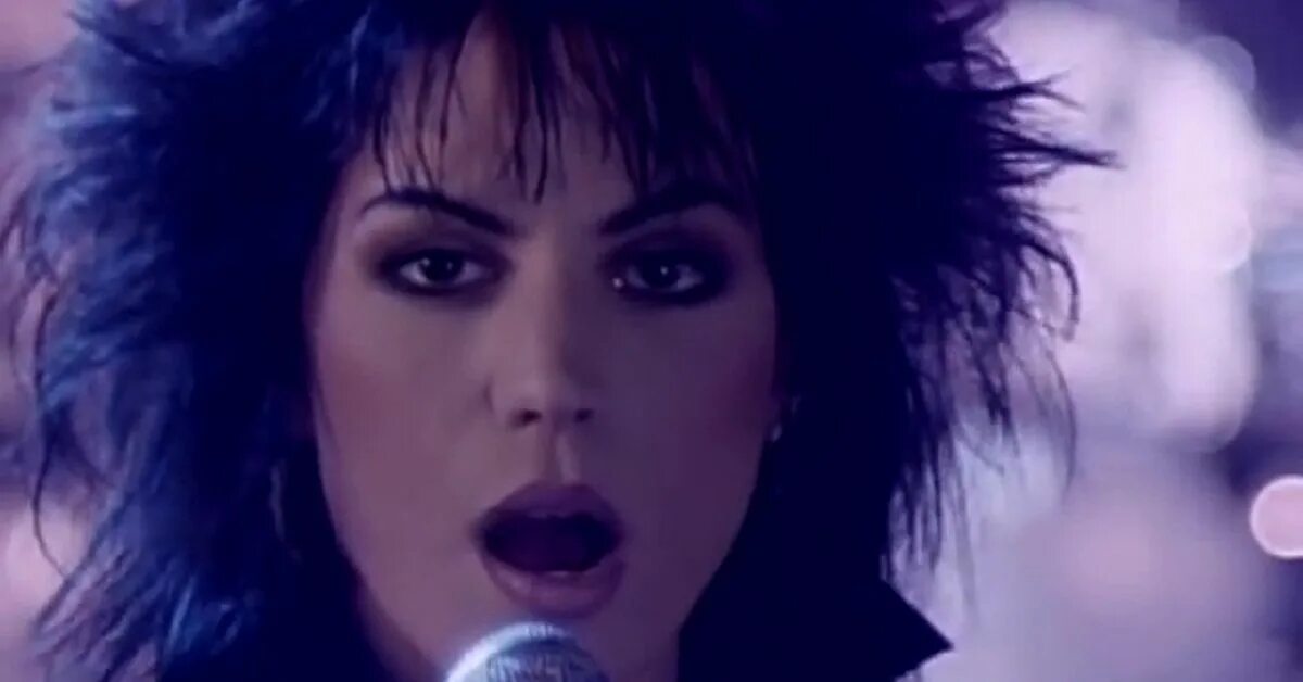 Joan jett i hate myself. Joan Jett the Blackhearts. Joan Jett i hate myself for loving you.