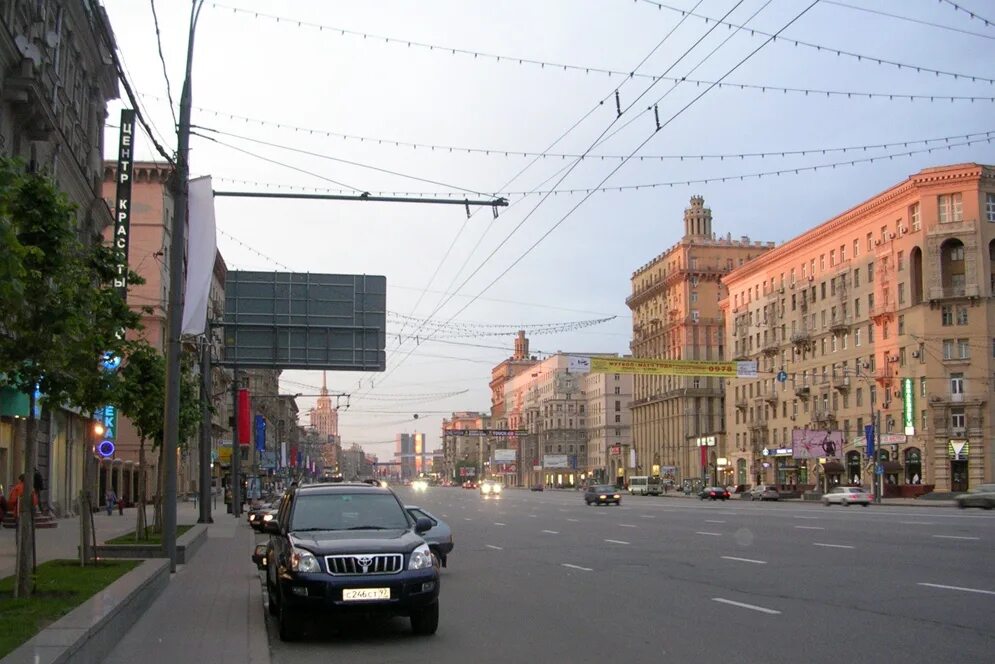 Нулевой район. Москва нулевых. Тверская ул в нулевые. Улицы в нулевые года. Дорогомилово район Москвы.