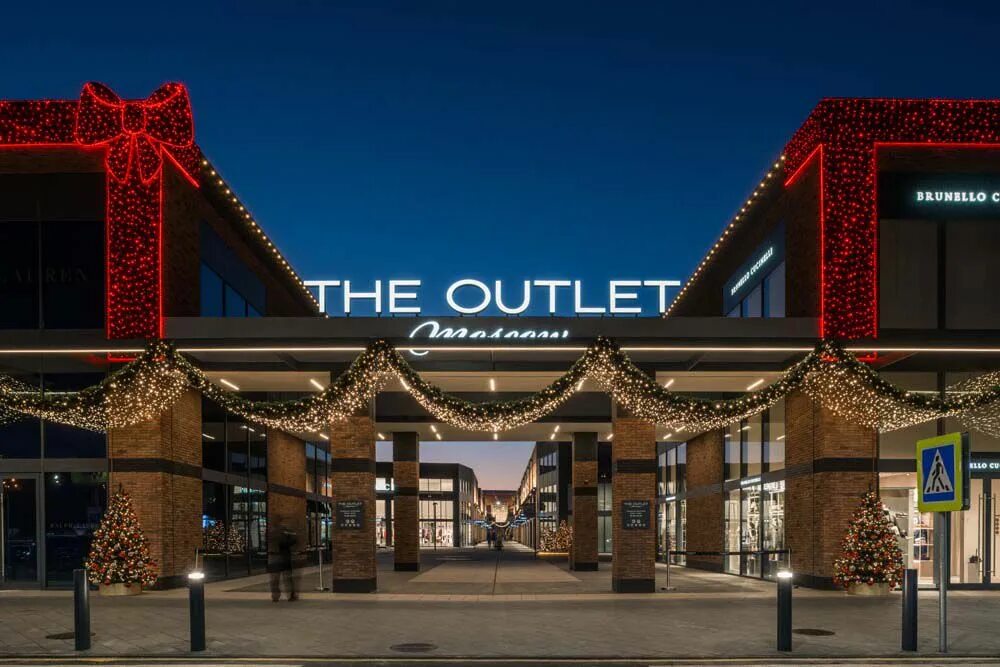 Outlet am. The Outlet Moscow Архангельское. Аутлет Архангельское новая Рига. Аутлет Архангельское новая Рига магазины. Архангельское аутлет Gucci.