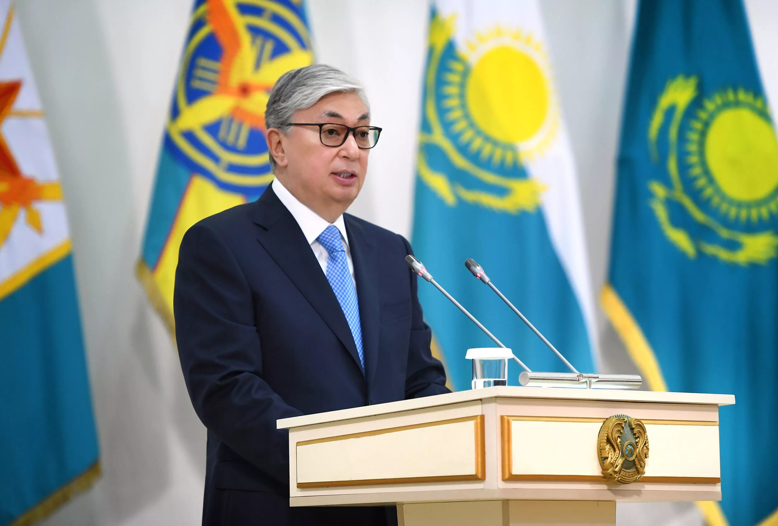 Президентская казахстана. Касым Жомарт Токаев главнокомандующий.