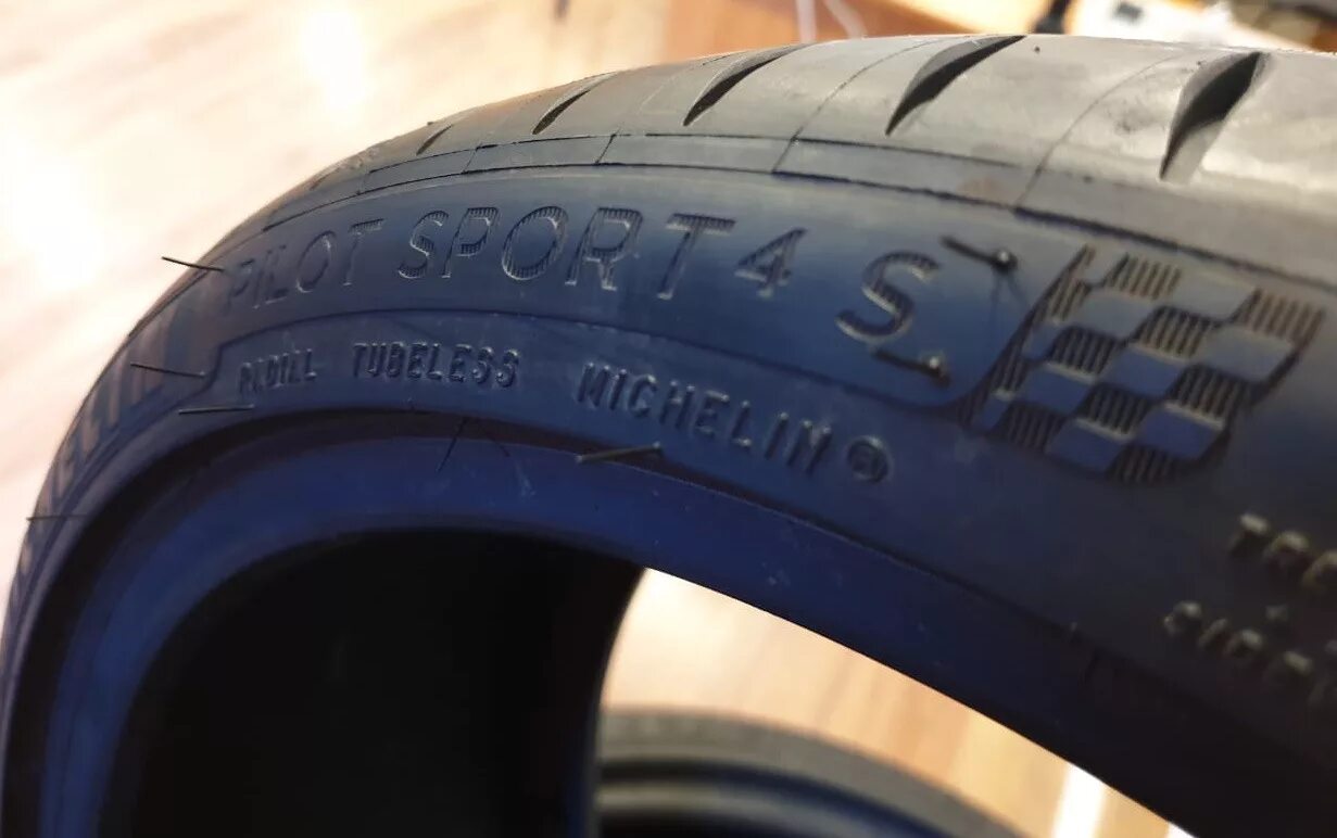 Michelin pilot sport r22. Michelin Pilot Sport 4s 315/30r22. 315 30 21 Michelin Pilot Sport 4 s. Michelin Pilot Sport 4s (315/30zr22 107y). Колеса 315 30 r22.