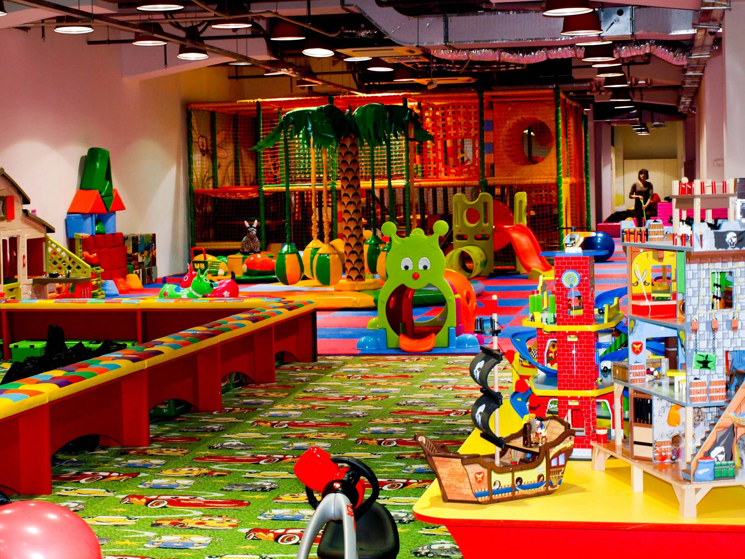 детский развлекательный центр донецк. детский развлекательный центр донецк. детский клуб карусель. акуна матата в донецке в донецк сити. донецк сити развлечения для детей.