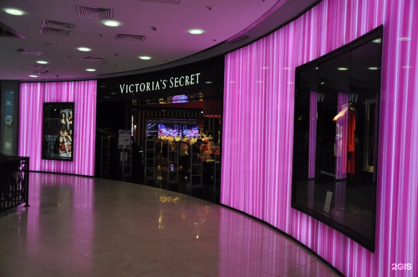 Сикрет адрес. Victoria's Secret ТЦ Европейский.