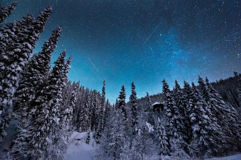 Захаров и аня воробей снег. Небо в алмазах сплин. Небо в алмазах песня слушать гор. Небо в алмазах песня слушать гор. Небо в звёздных алмазах.