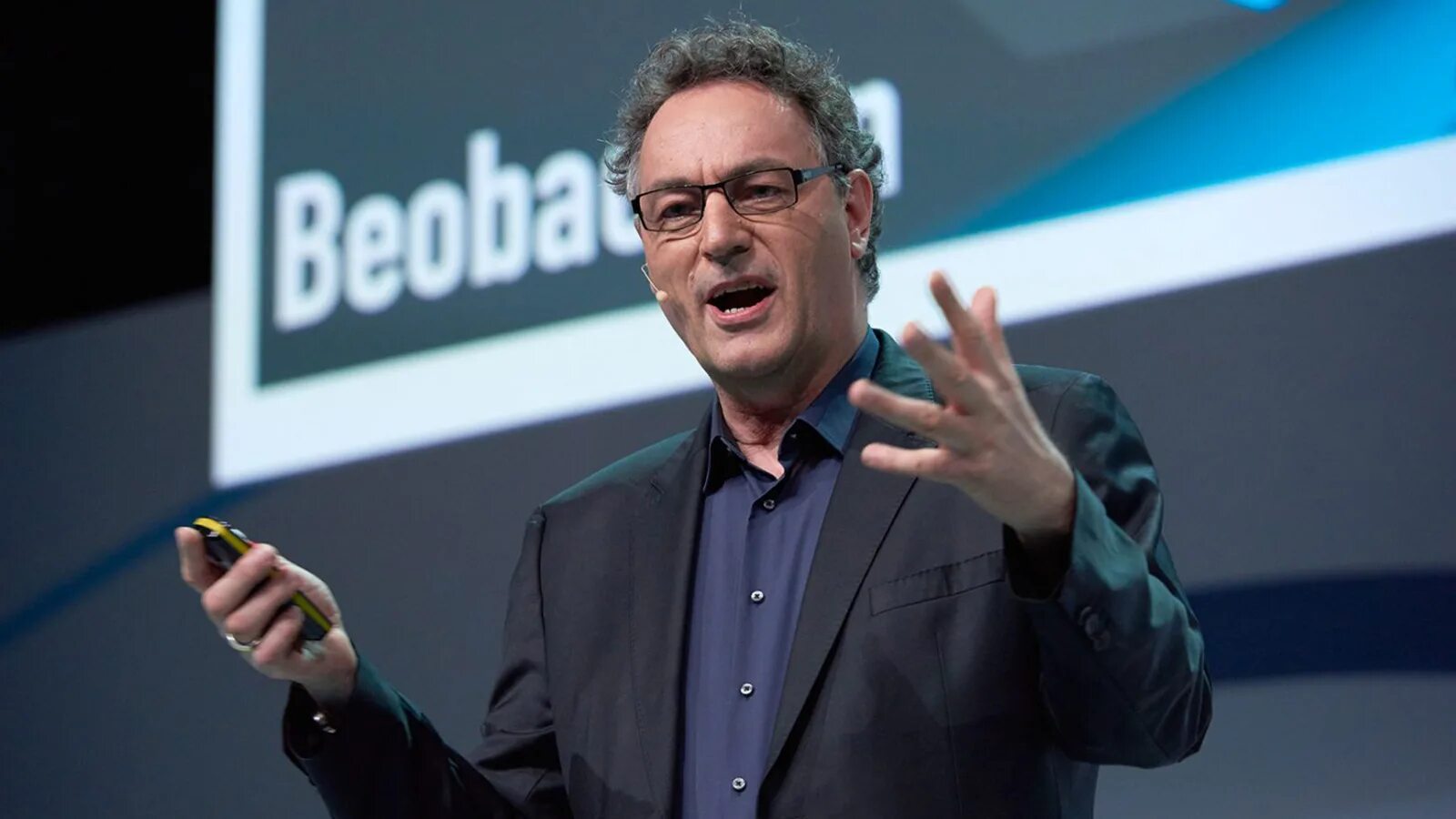 Футурологи россии про 2022 год. Футуролог. Известный футуролог россии. Рэй курцвейл футуролог. Рэй курцвейл футуролог.