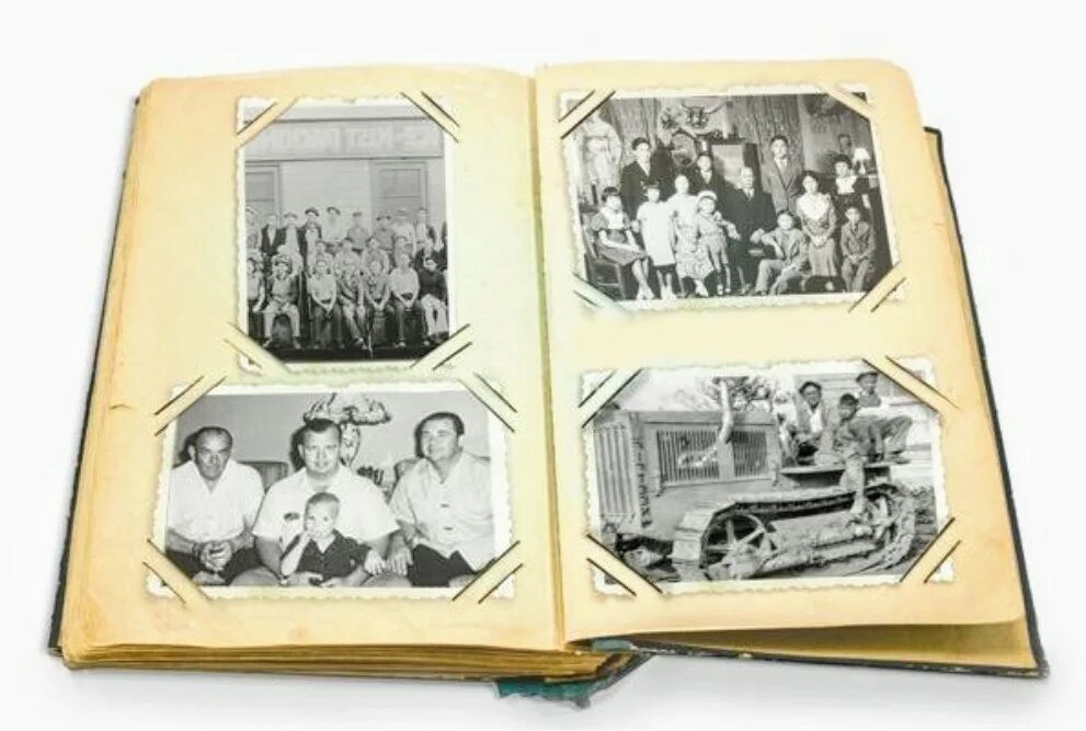 Старый фотоальбом. Семейный альбом обложка. Ретро альбом для фотографий. Старинный семейный фотоальбом. Старый фотоальбом.