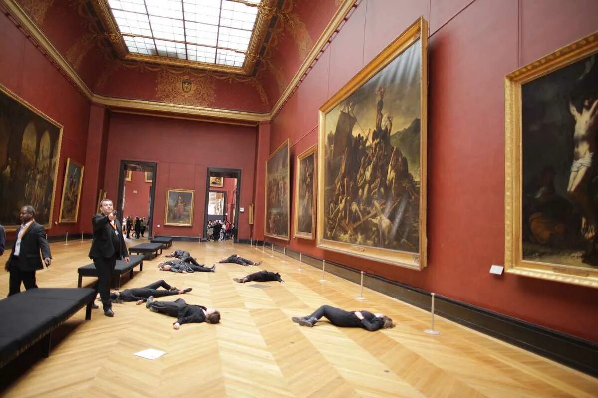 Лувр картинная галерея. Лувр галерея Медичи. Лувр зал французской живописи. 711 Зал Лувра.