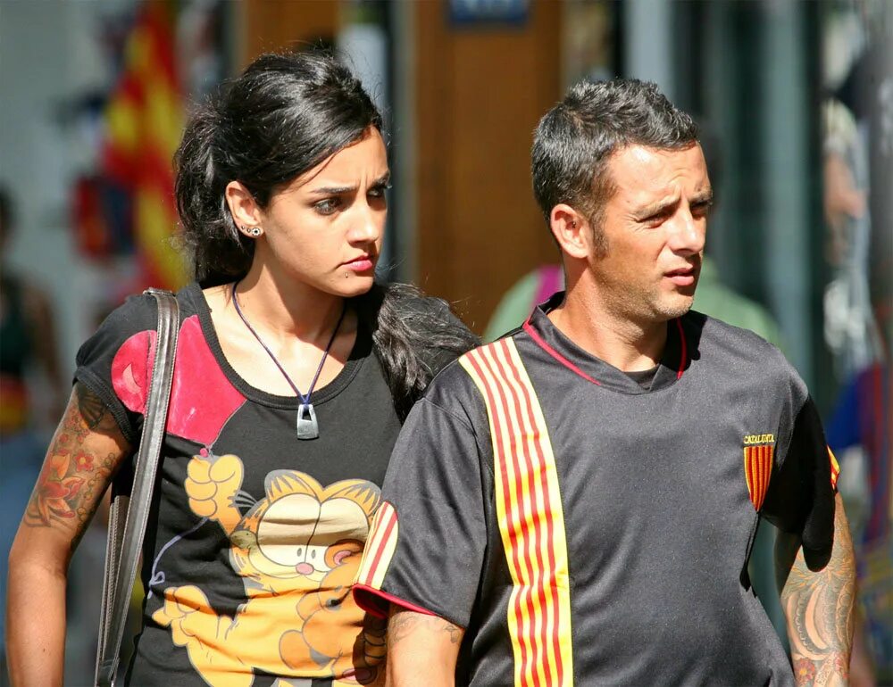 Анна кальви стиль фламенко. Снял испанку. Испания фламенко танец на улице. Испанки фламенко на улице. Испанские танцы на улице.