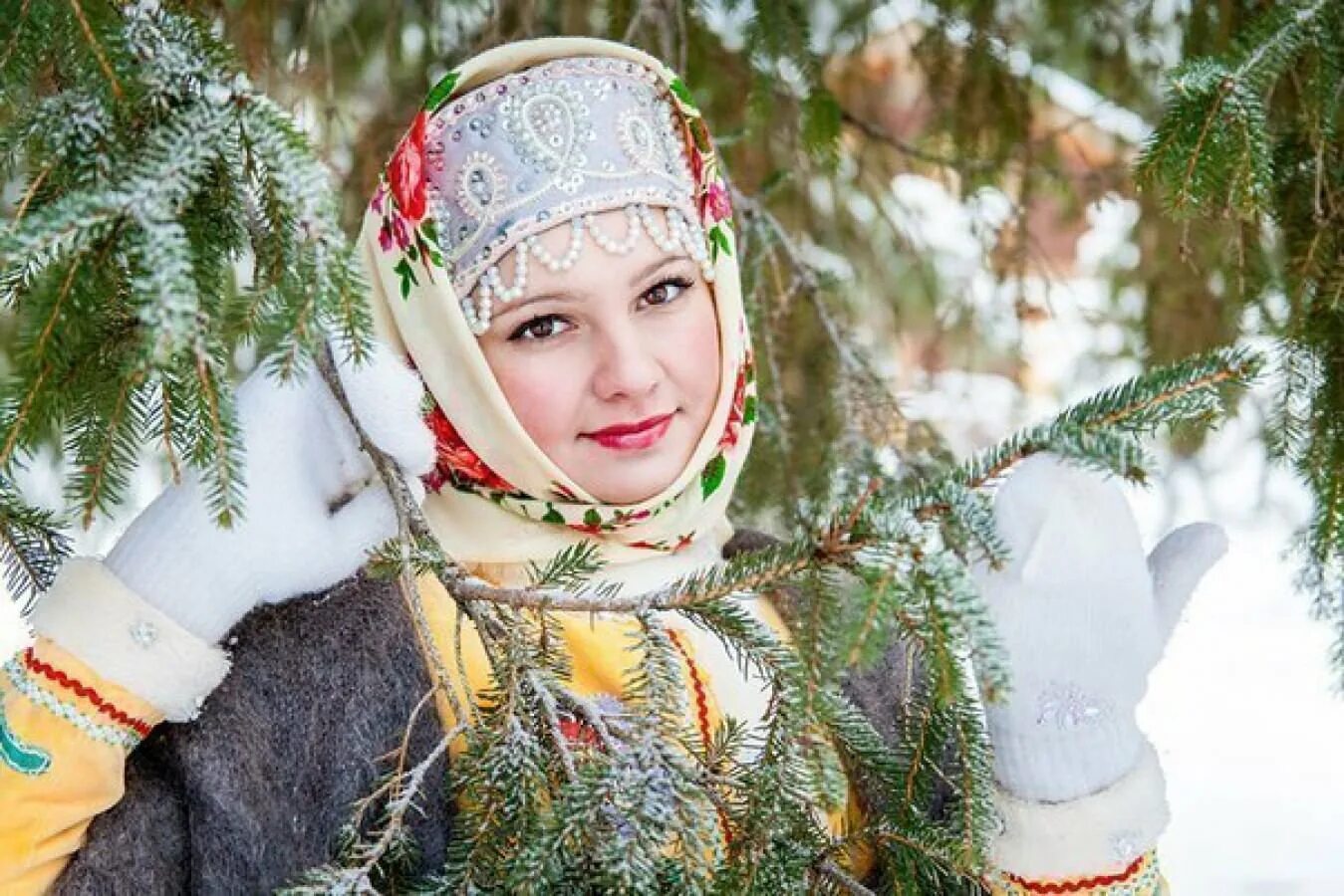 Платок барыня. Девушка в русском народном костюме. Русская красавица. Русская красавица в платке. Красивые русские женщины.