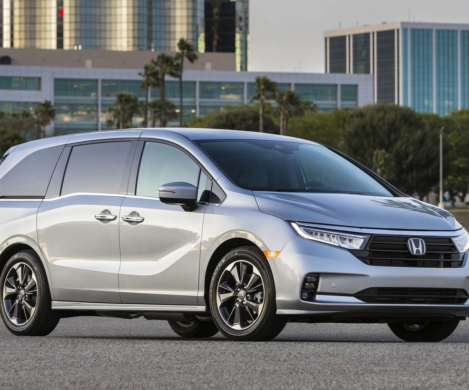 Honda Odyssey 2021. Минивэн Honda Odyssey 2021. Хонда Одиссей 2020.