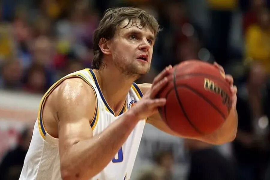 Вяльцев баскетболист.