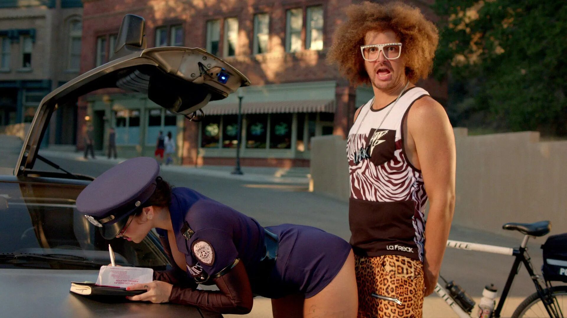 серябкина мама люба. танцы в машине. миша зайцев танцы на тнт. группа серебро мама люба. клип танцующие машины.