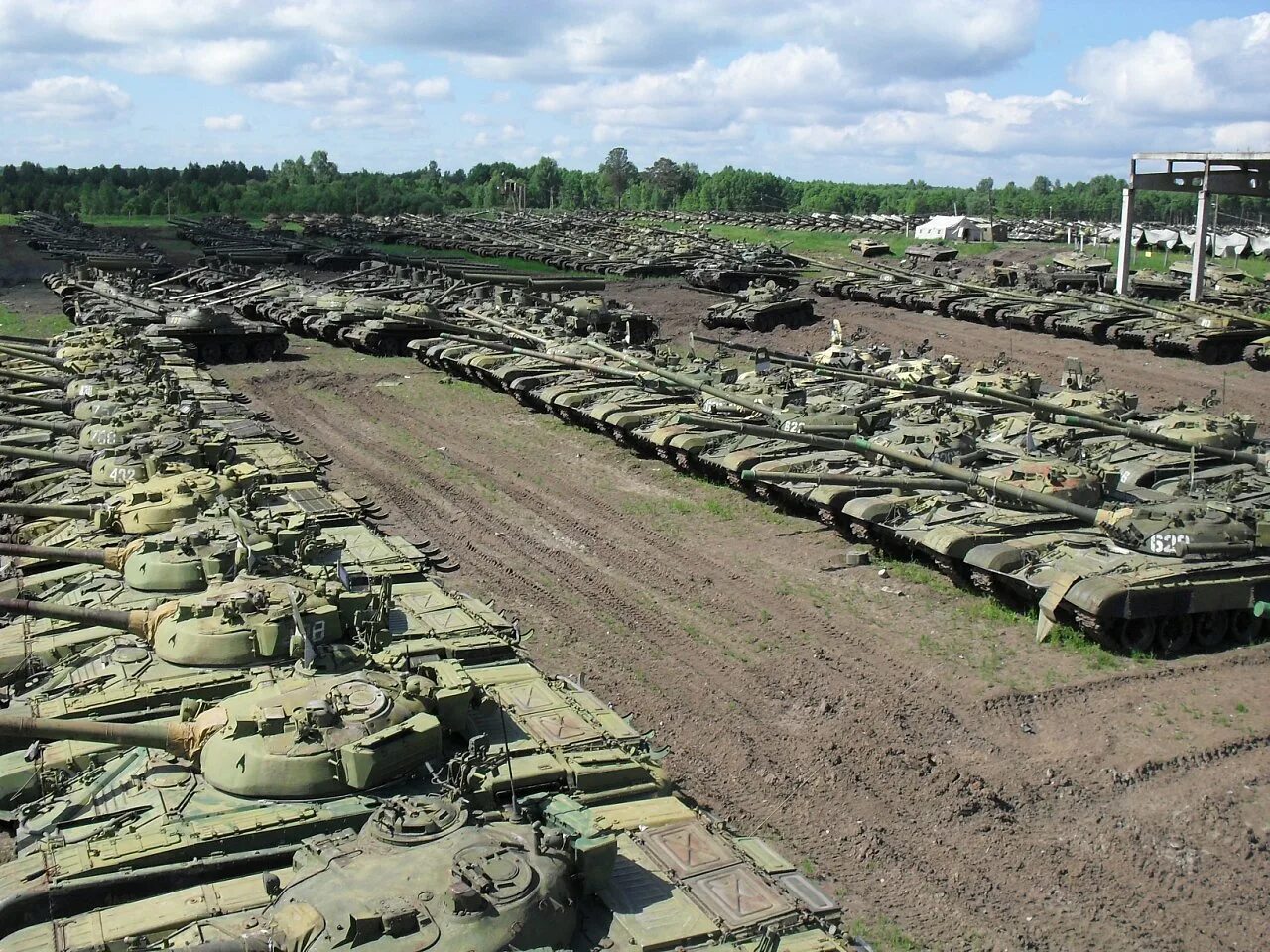 Танковая база. БХВТ т80. База резерва танков верхняя Пышма. 2544-Я Центральная база резерва танков. Кладбище танков т-72.
