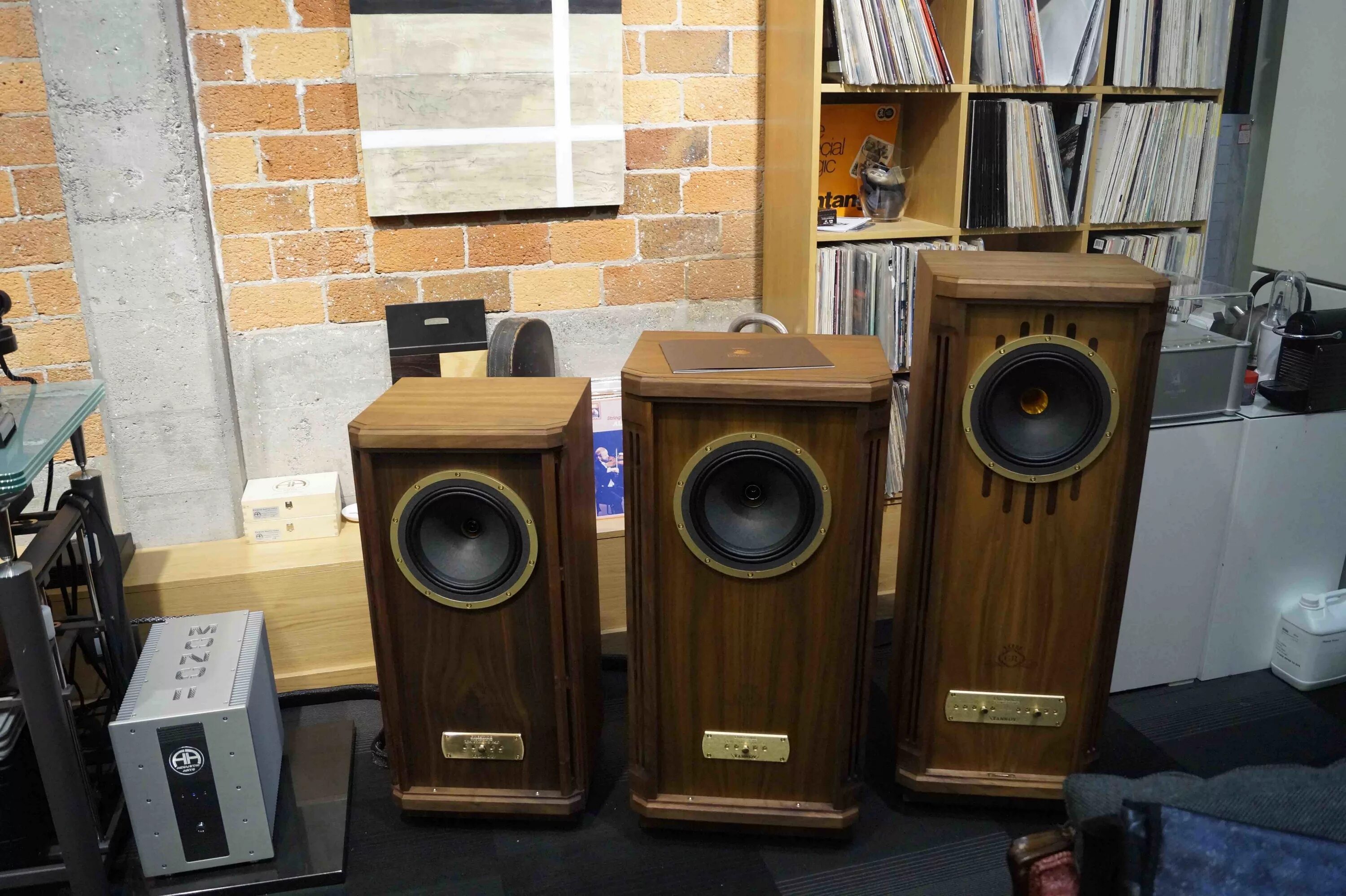 Tannoy Gold 8. Tannoy Stirling se. Tannoy Kensington gr. Tannoy Reveal 402.