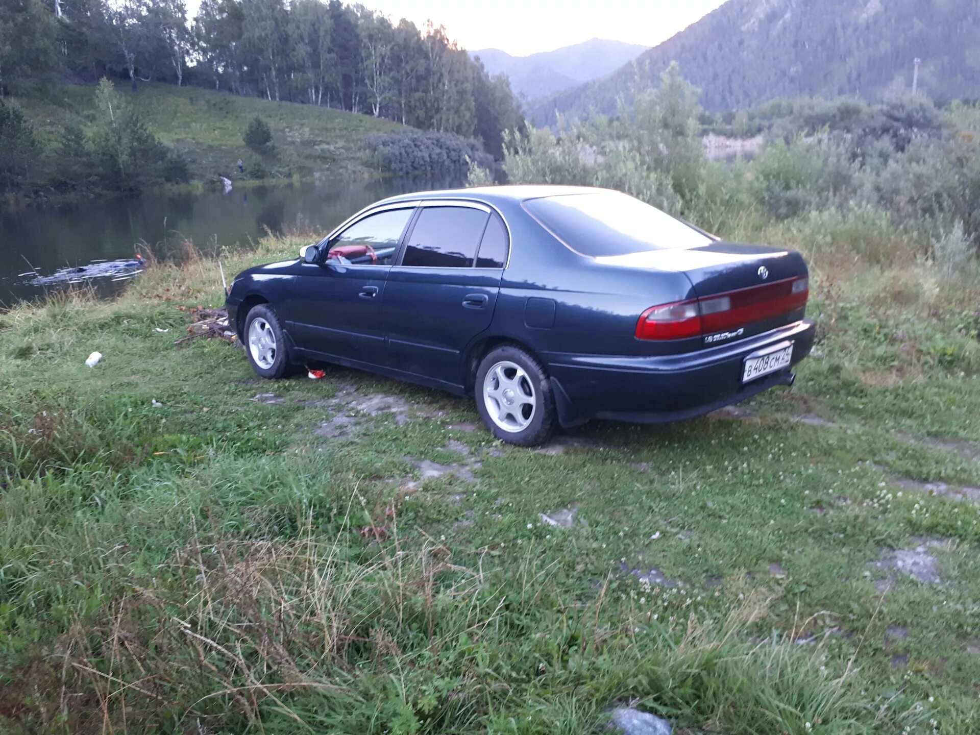 Тойота корона 93 года. Toyota Corona 1993. Тойота Corona 1993. Toyota Corona бочка 1993. Тойота корона бочка 1993 года.