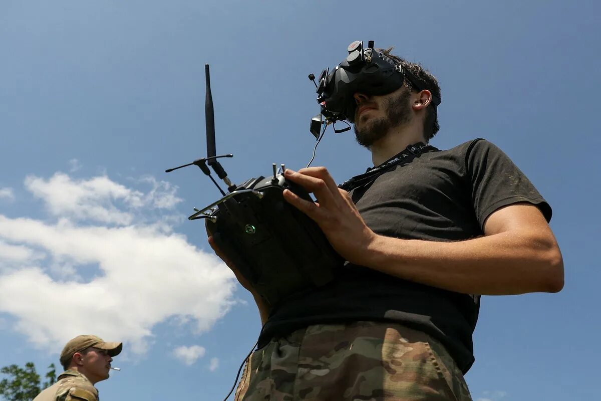 Беспилотник uj-22 airborne. Беспилотные авиационные системы (бпла). Ударный бпла орион. Украинский беспилотник. Fpv дрон всу.