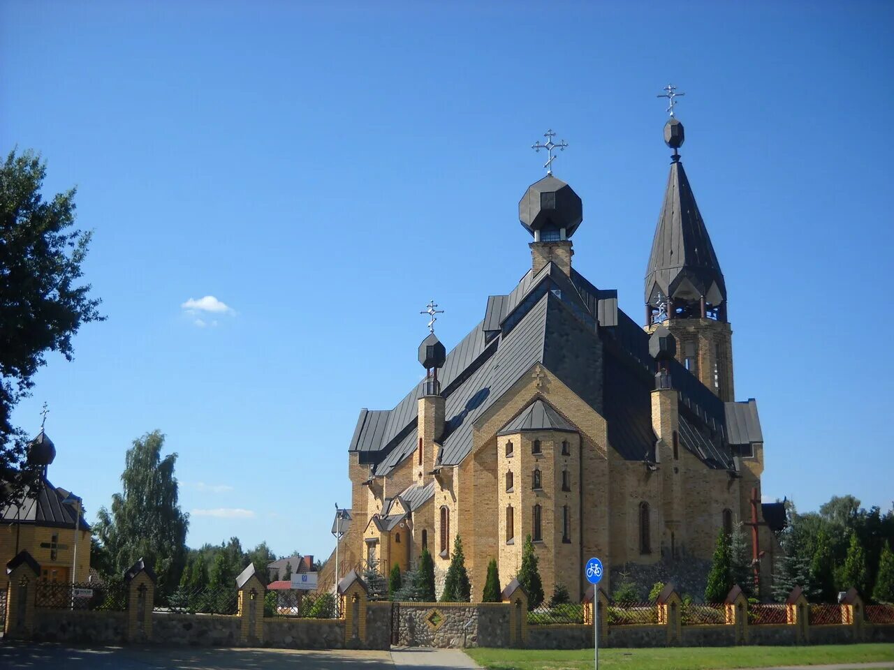 храм пантелеймона в белостоке ( польша ). православные храмы в польше. церковь александра невского в лодзи. польская варшавская православная церковь. конин польша православная церковь.